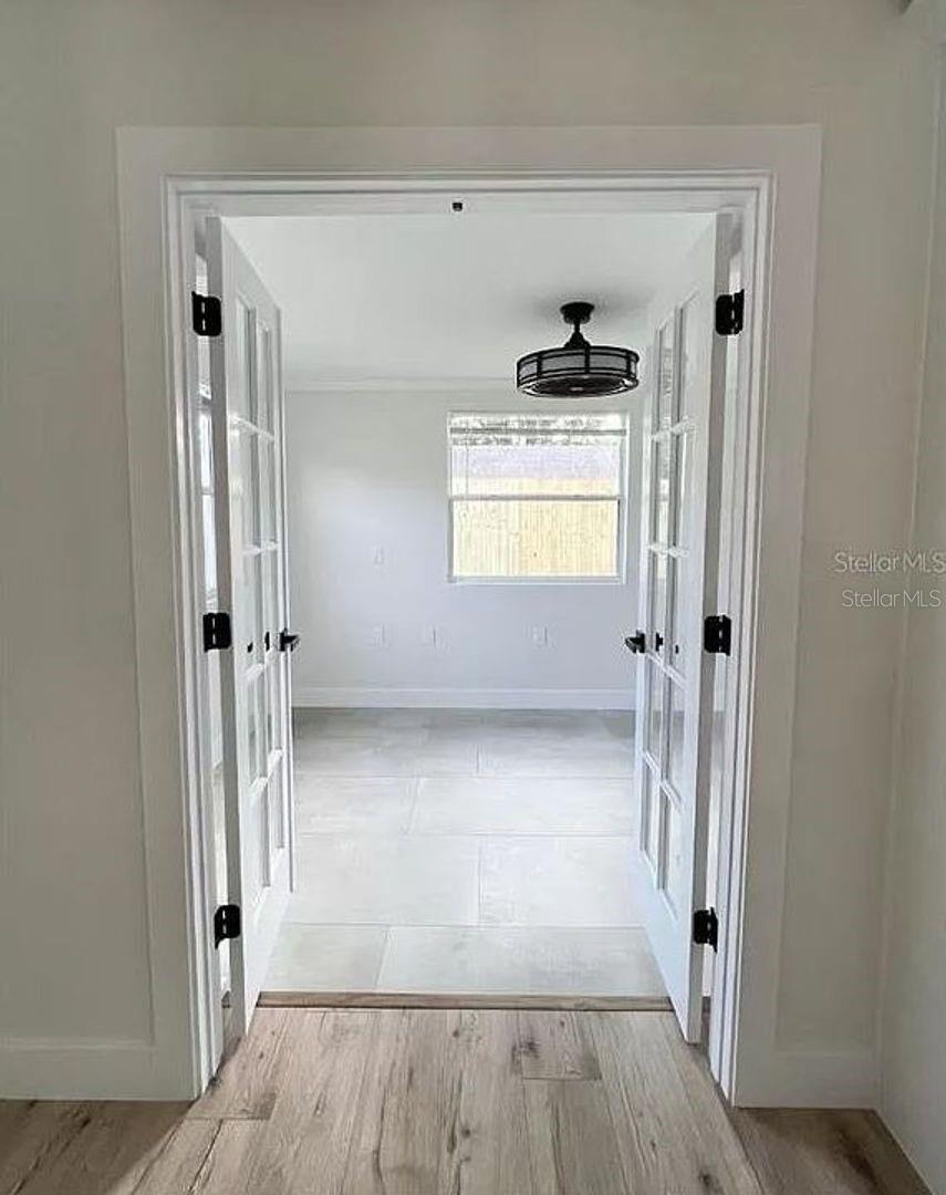 VENICE ESTATES SUB - Residential Lease