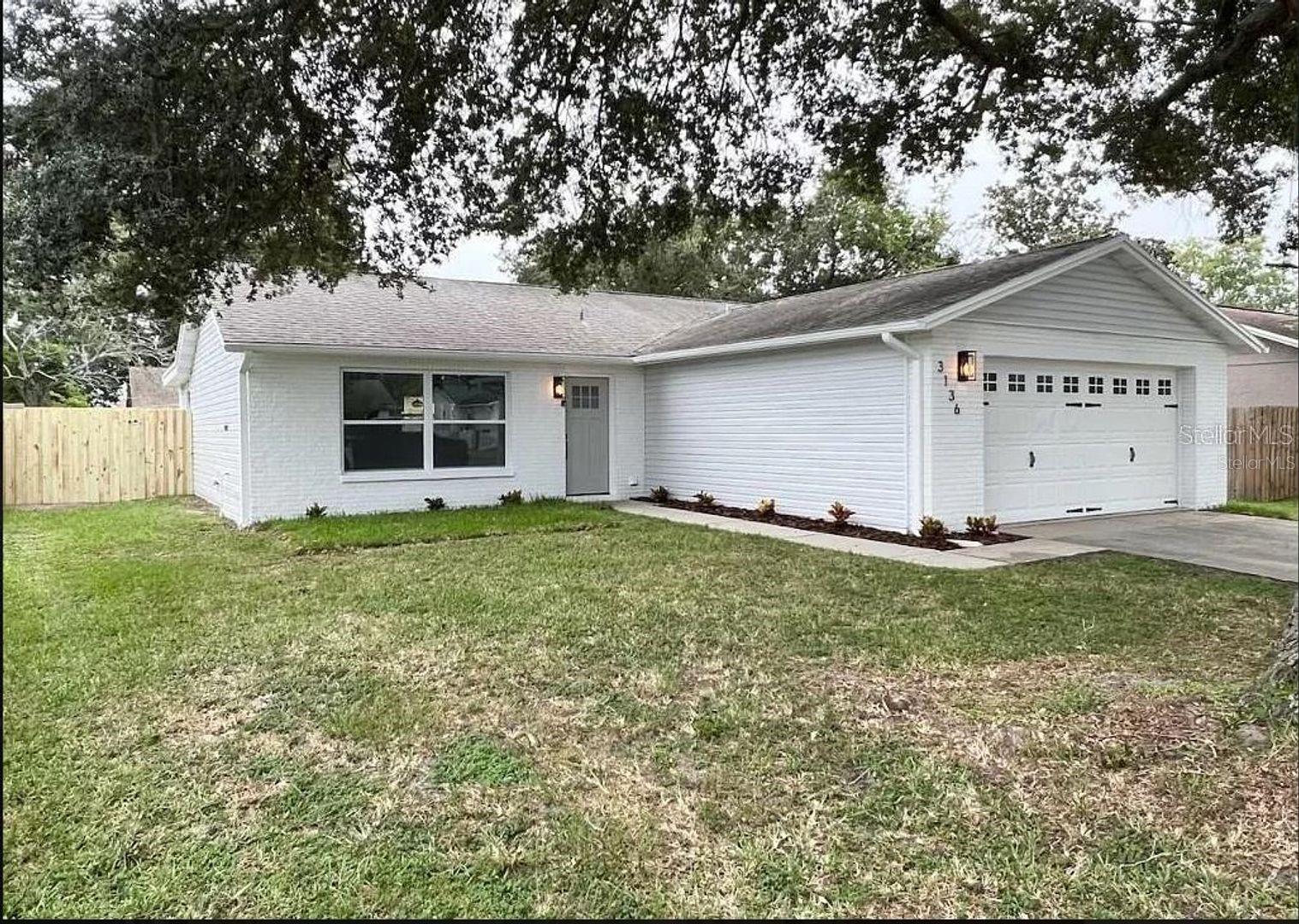 VENICE ESTATES SUB - Residential Lease