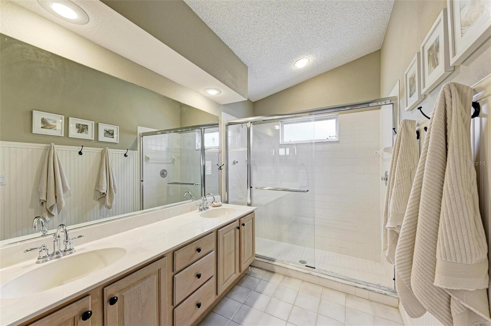 PINEHURST VILLAGE SEC 1 PH C - Residential Lease