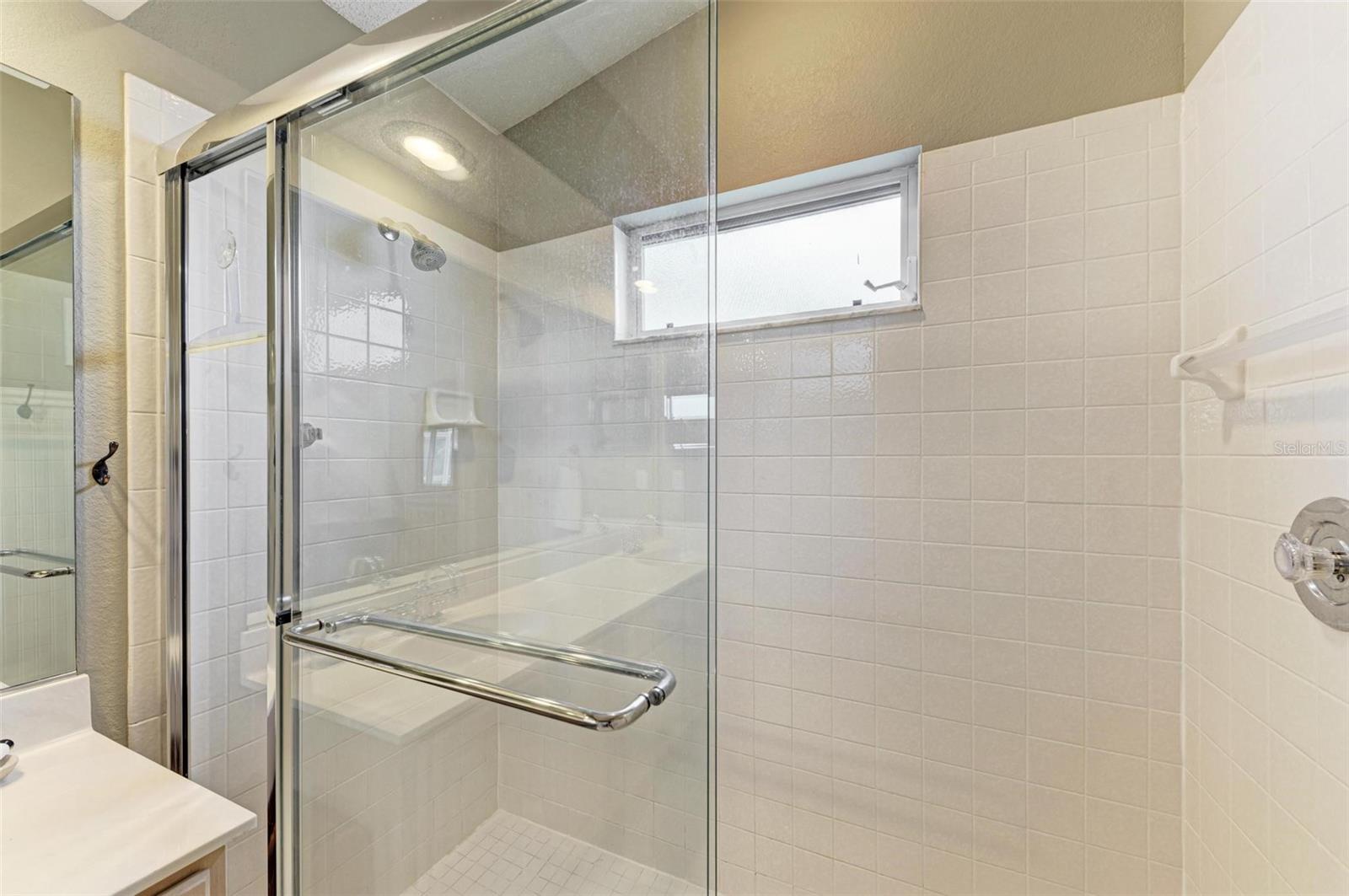 PINEHURST VILLAGE SEC 1 PH C - Residential Lease