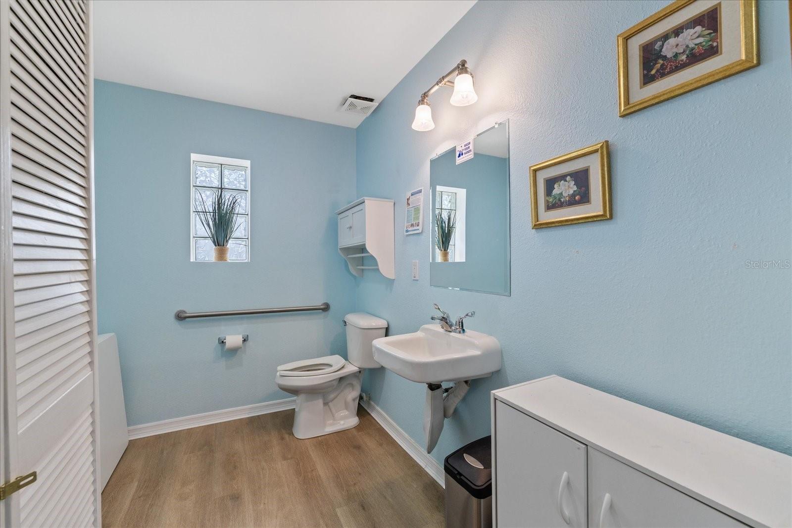 BEACON SQUARE - Commercial Sale