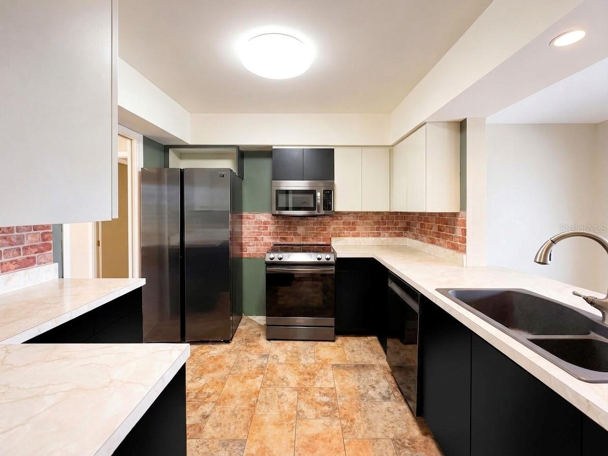 VENICE GARDENS UNIT 11 - Residential