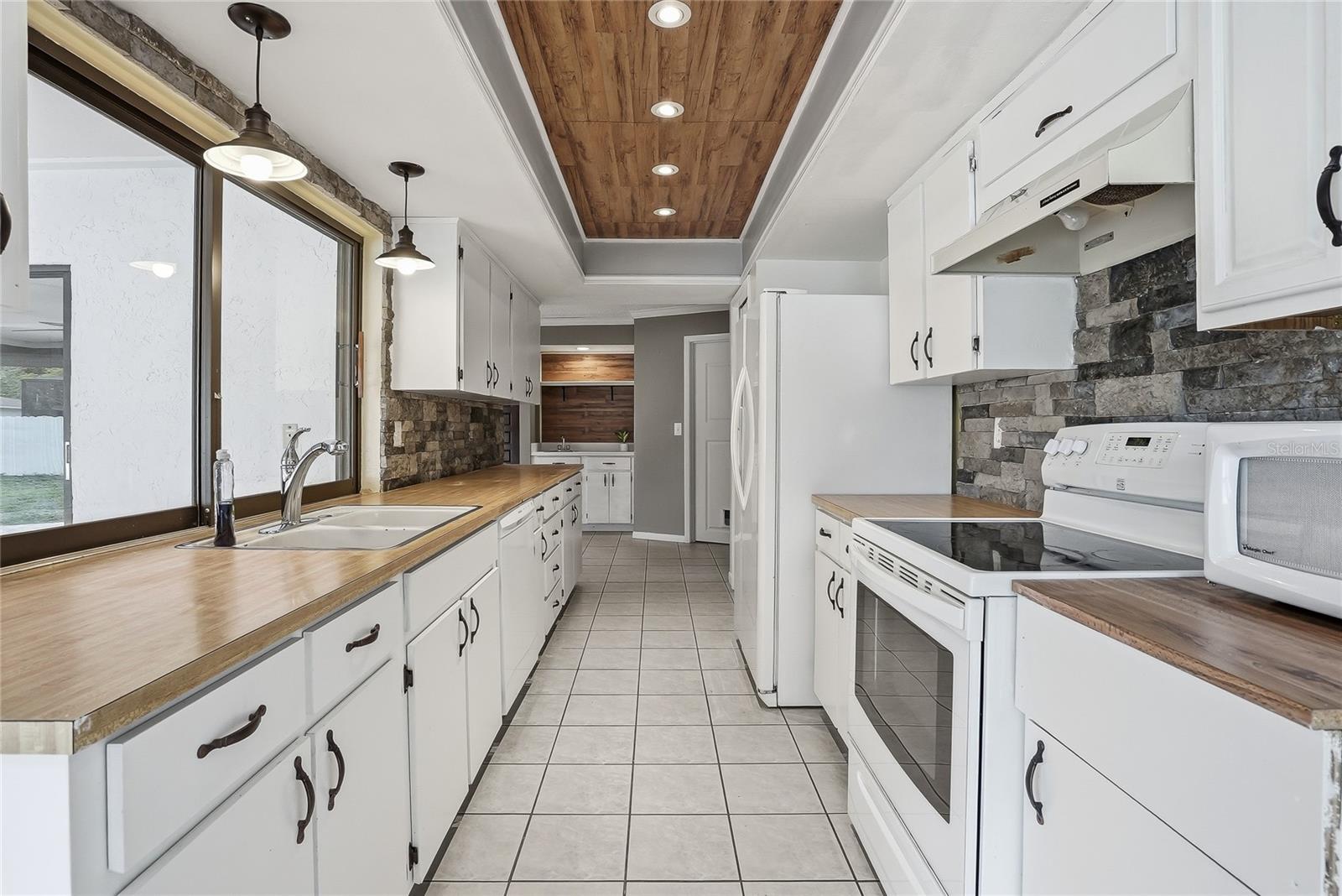 WOODFIELD VILLAGE UNIT 3 - Residential
