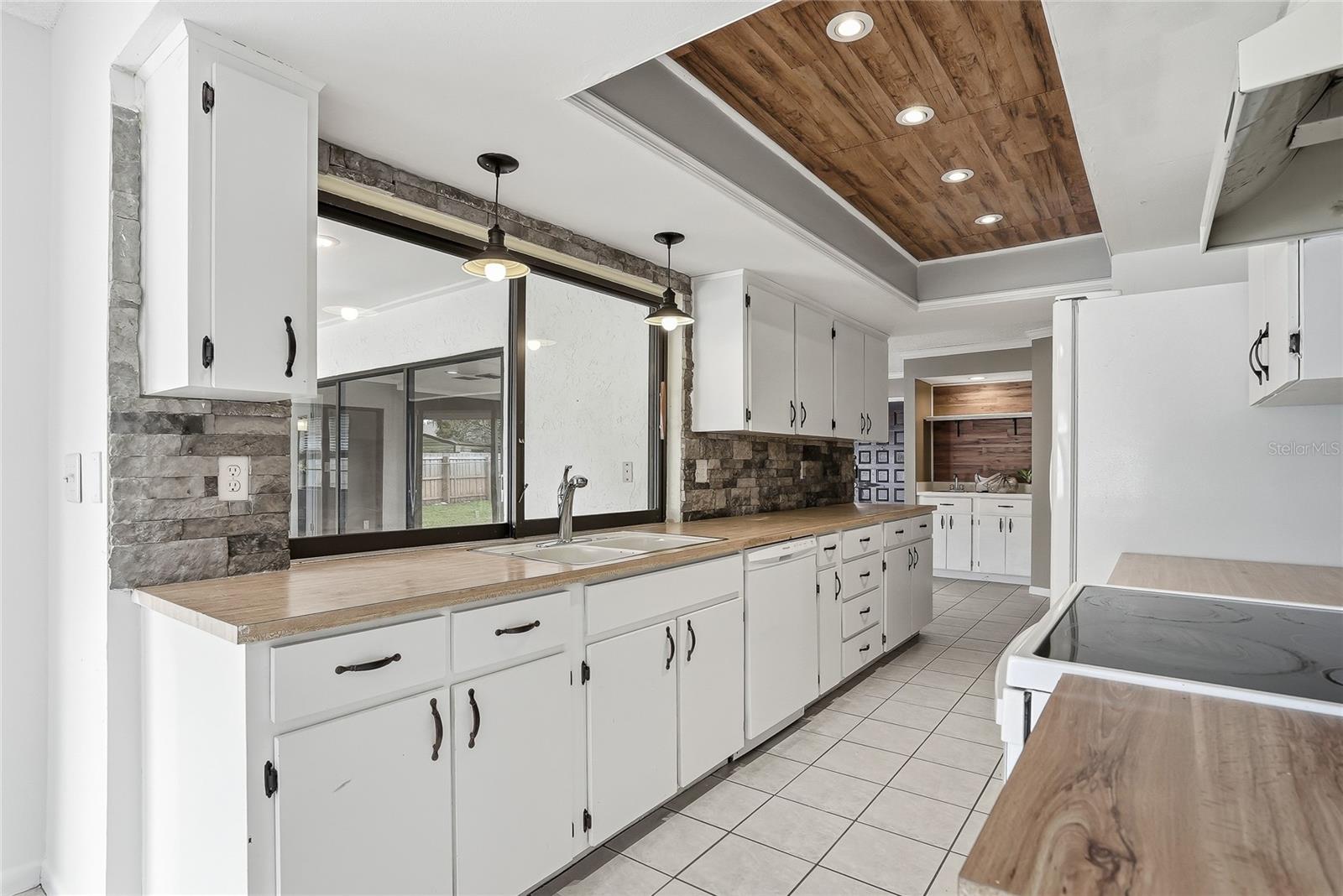WOODFIELD VILLAGE UNIT 3 - Residential
