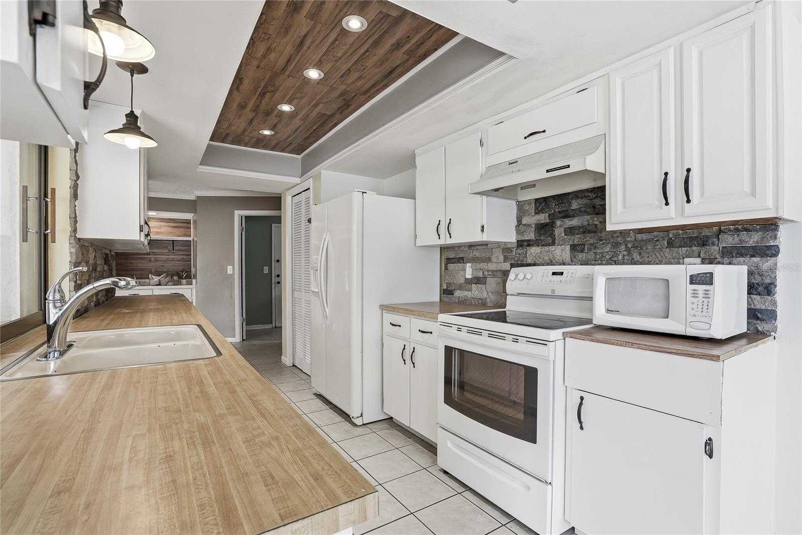 WOODFIELD VILLAGE UNIT 3 - Residential