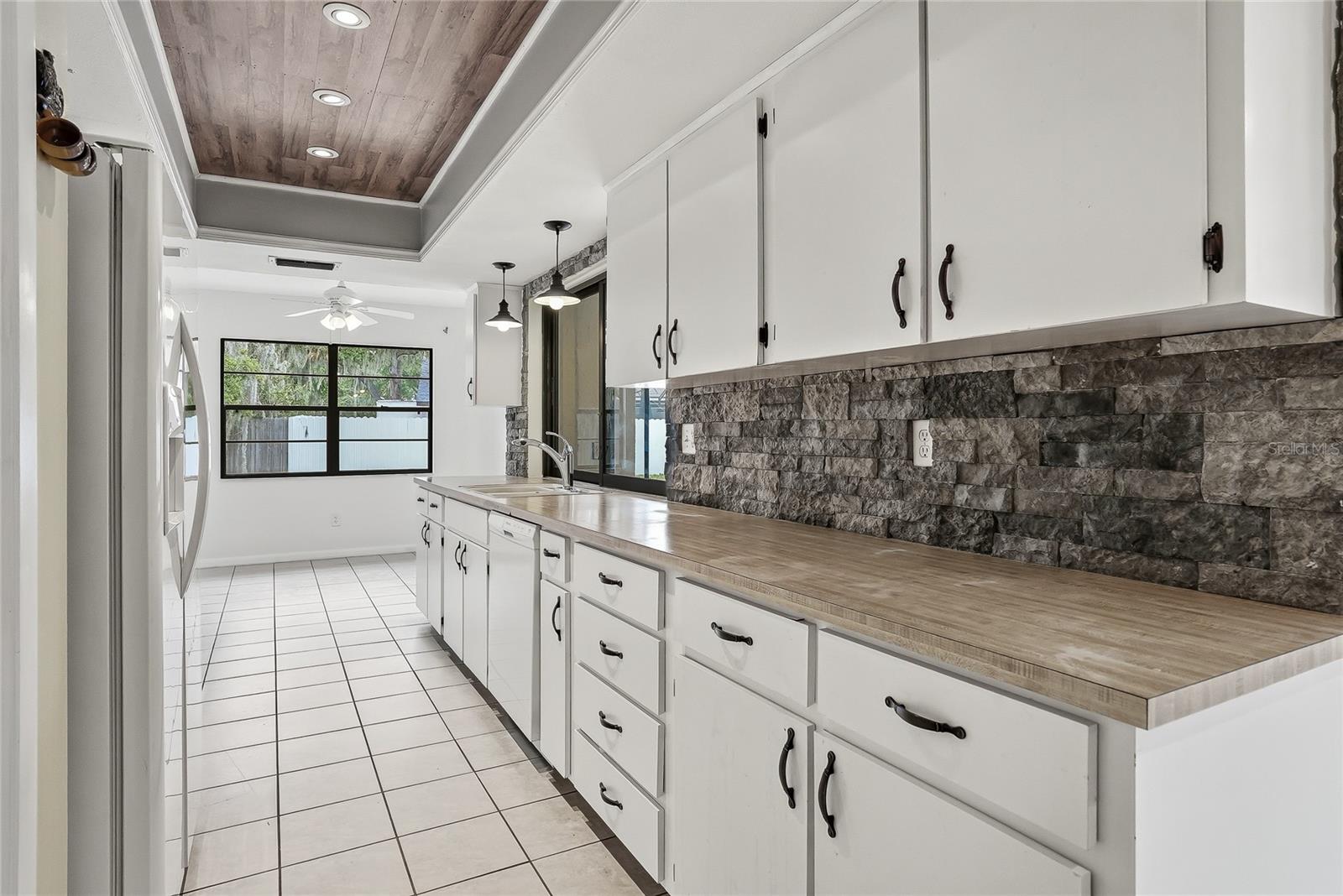 WOODFIELD VILLAGE UNIT 3 - Residential