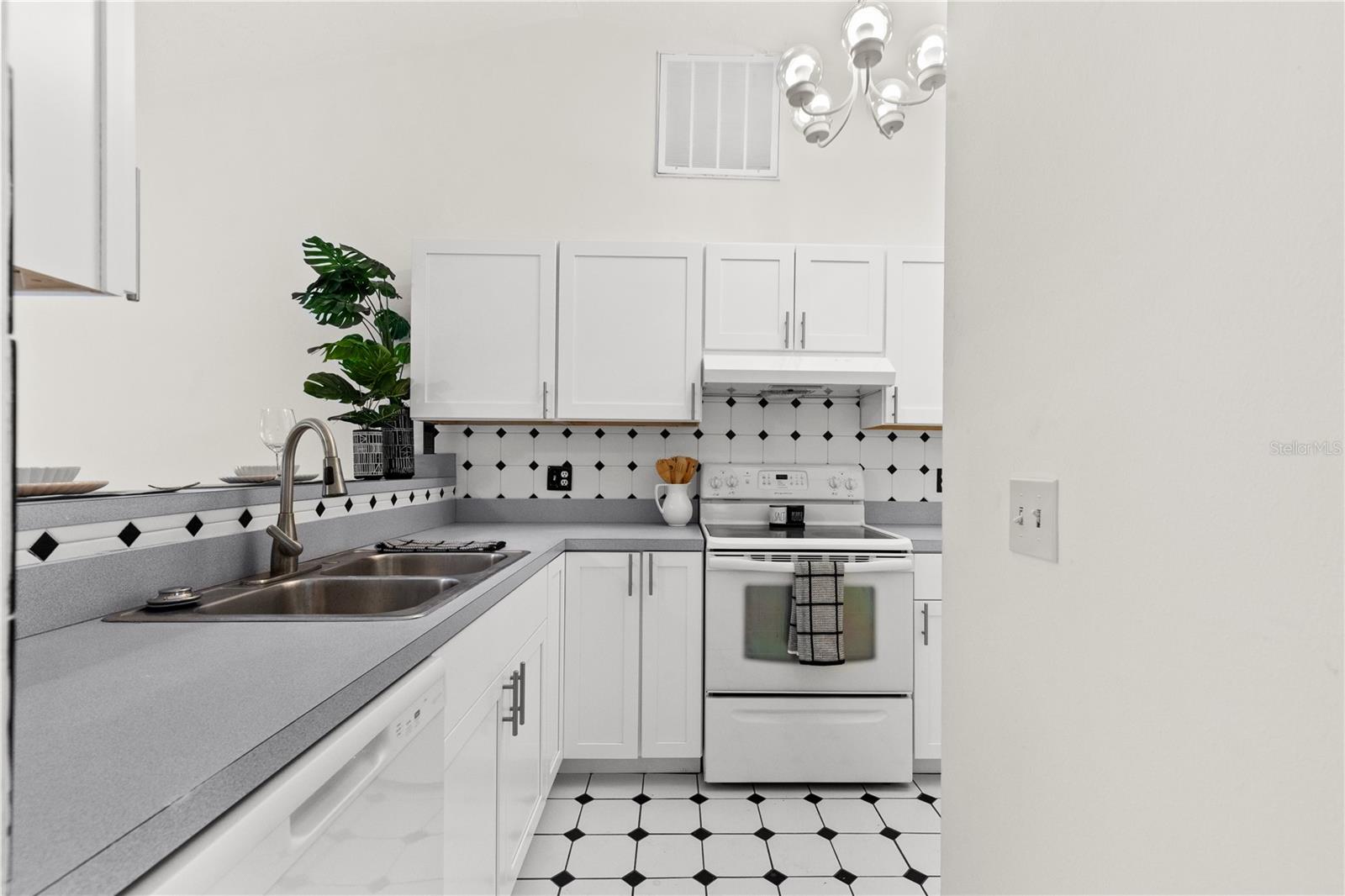 BRANDON COUNTRY ESTATES - Residential