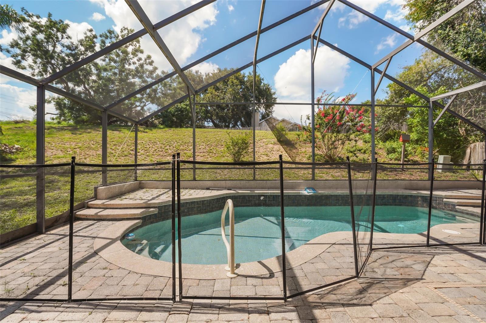 SUMMER LAKES - Residential