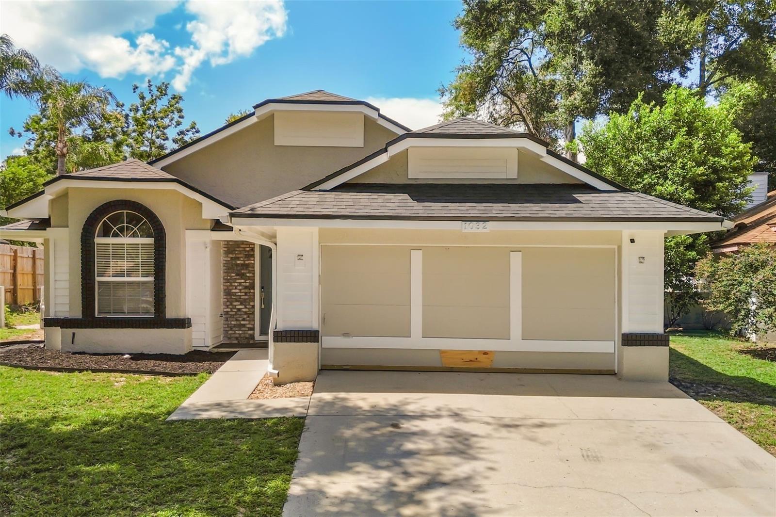 SUMMER LAKES - Residential