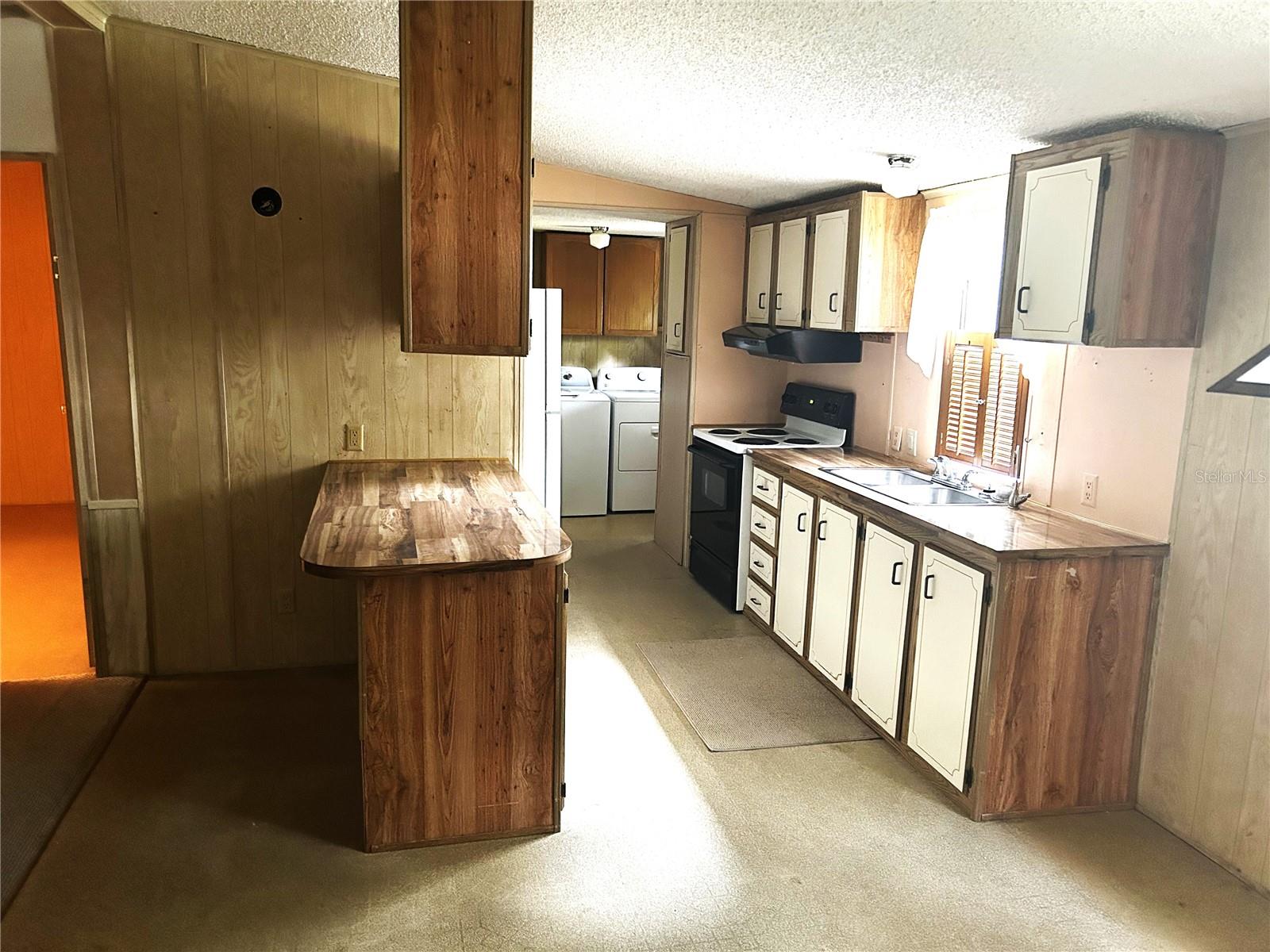 APACHE SHORES - Residential