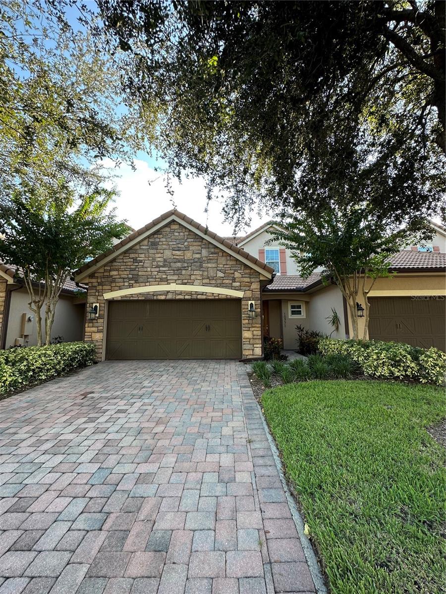 Gorgeous townhouse 4/3 located in the desirable community EAGLE CREEK. Available on now. The townhouse features a spacious and bright open great room/dining room combo that is completely tiled, fully equipped kitchen features granite counter top and all appliances. All bedrooms and baths are very spacious. The home also features a 2 car garage with opener. This property is truly amazing!!! unbelievable location in the heart of Medical City. Just minutes away from the airport, major highways and more. Includes access to all the amenities which include onsite gym, incredible resort style pool, clubhouse, tennis and basketball courts and more. Go ahead and take a look to this incredible property!