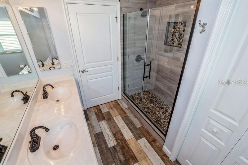 CLERMONT NOTTINGHAM AT LEGENDS - Residential