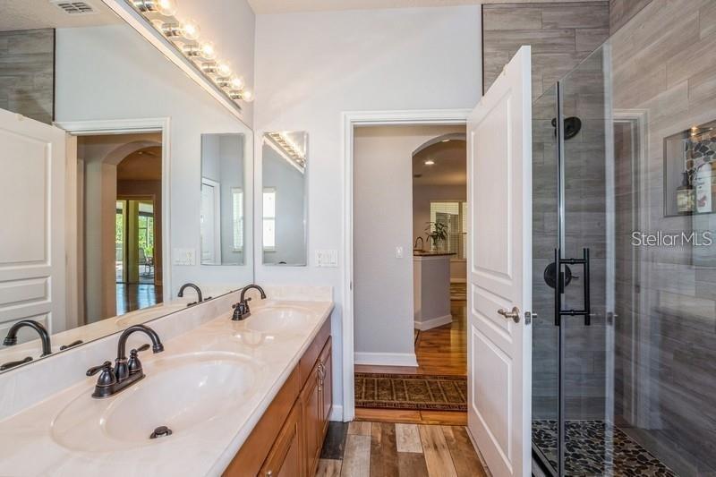 CLERMONT NOTTINGHAM AT LEGENDS - Residential