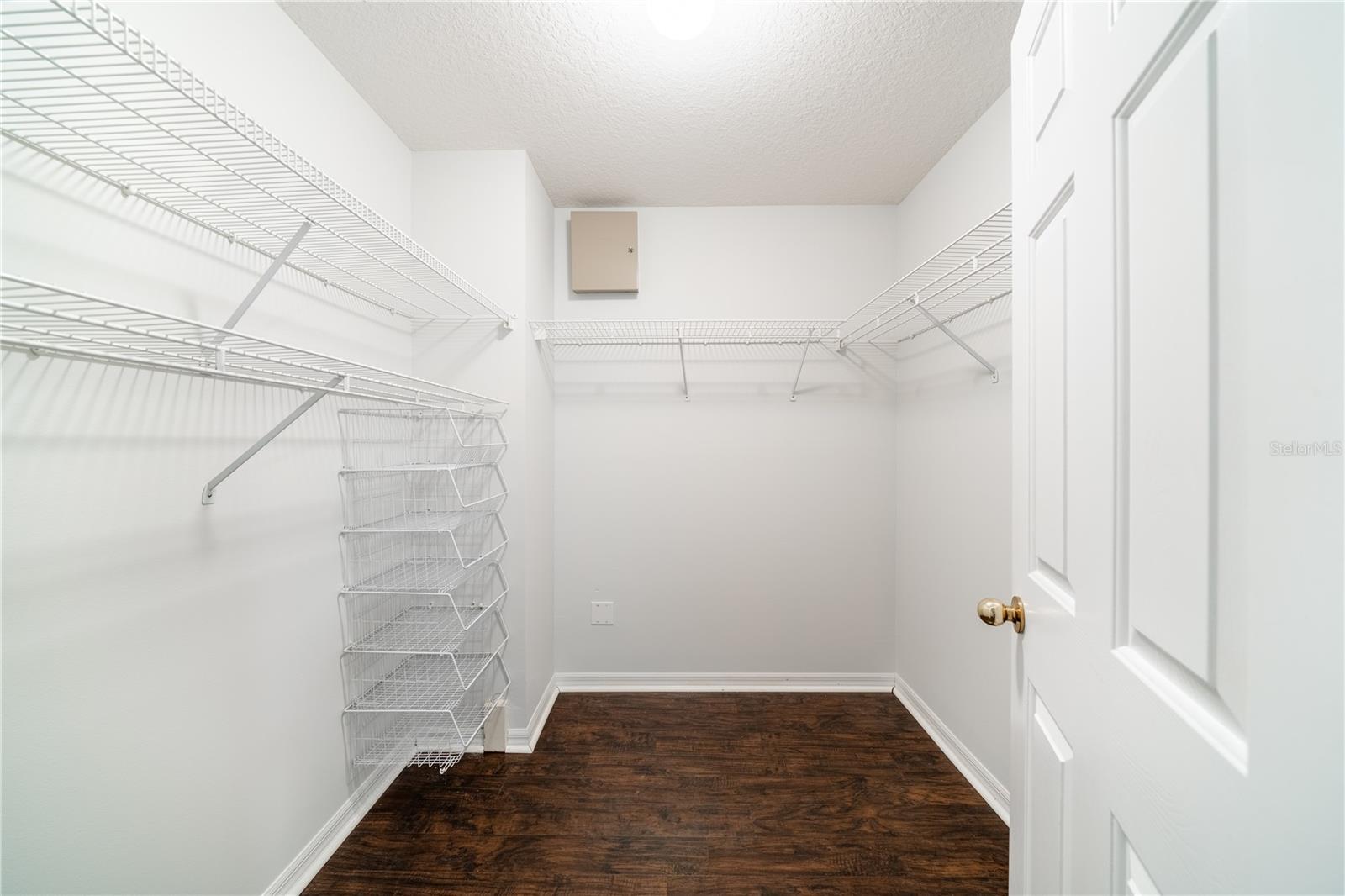 MENTONE CLUSTER PH IV - Residential Lease