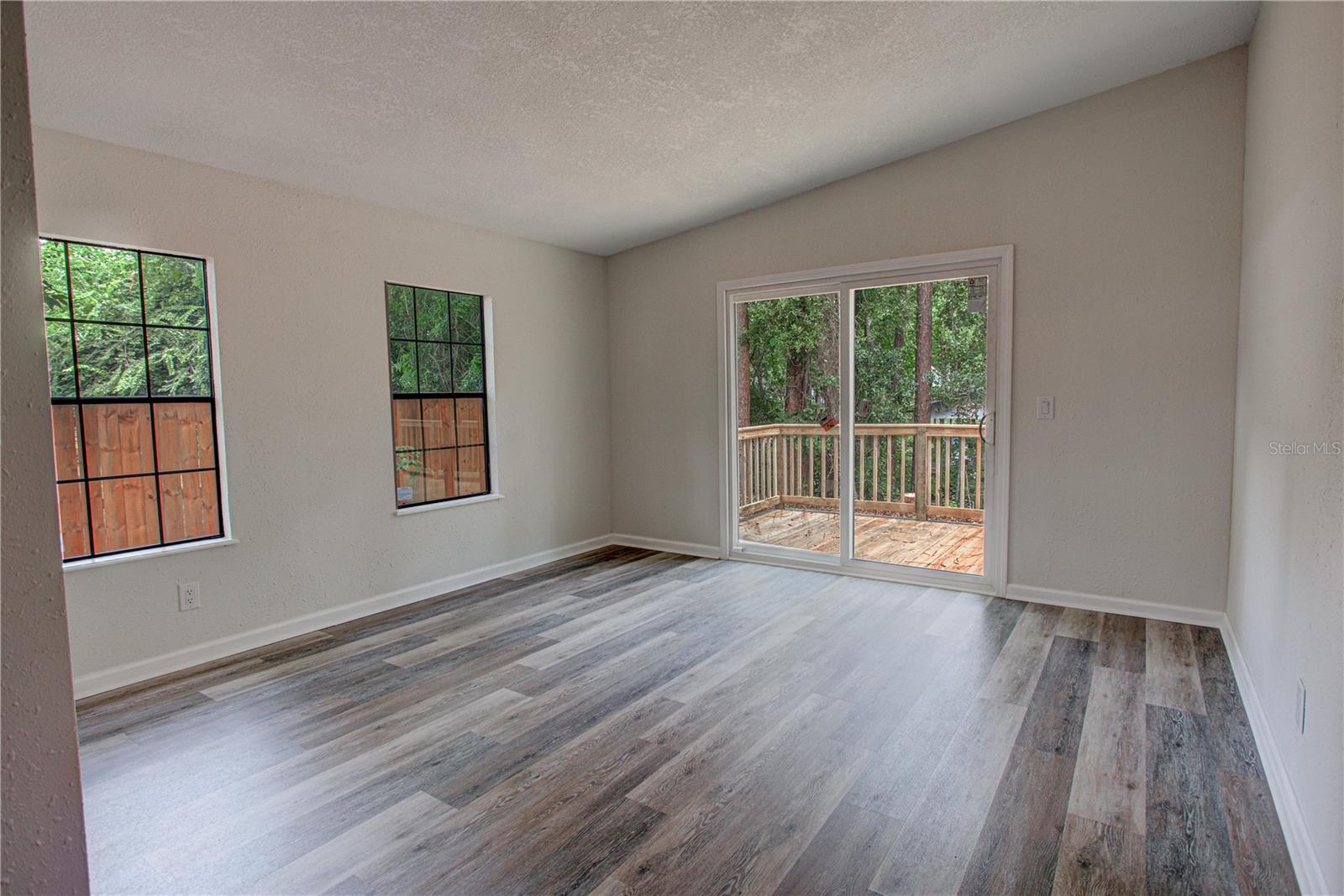 ST JOHNS RIVERSIDE ESTATES - Residential