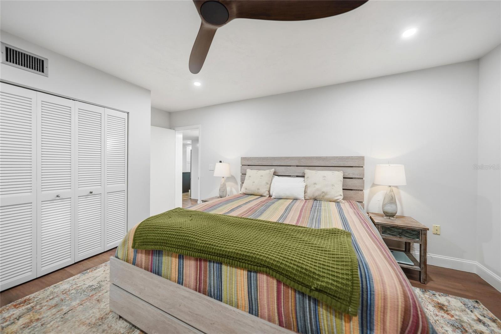 MARINA SOUTH SHORE CONDO - Residential