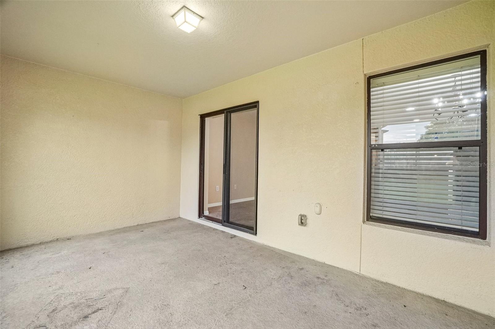 EDGEWATER AT LAKE BRANDON - Residential