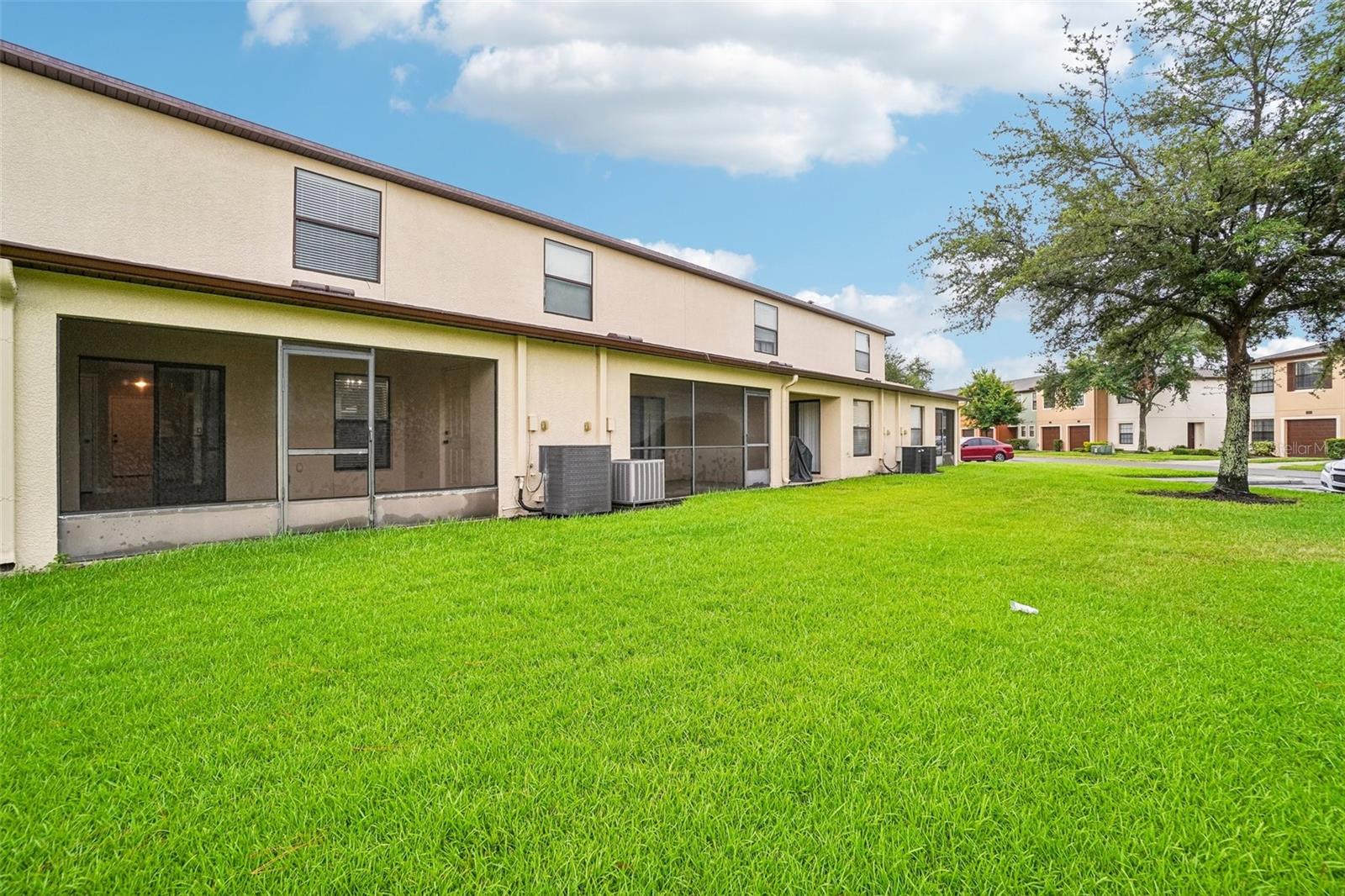EDGEWATER AT LAKE BRANDON - Residential