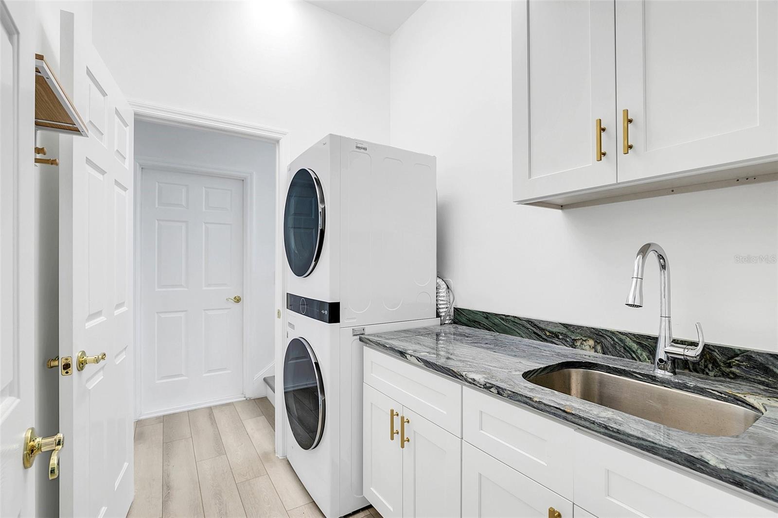 ORWIN MANOR STRATFORD SEC - Residential Lease