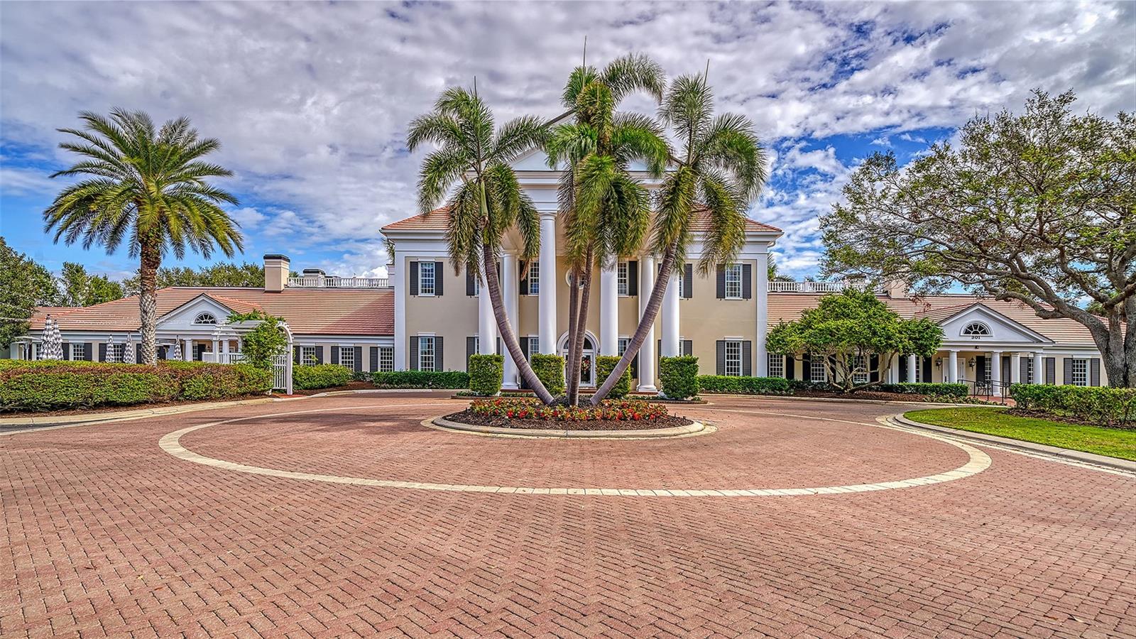 BISHOPSCOURT AT THE OAKS PRESERVE - Residential