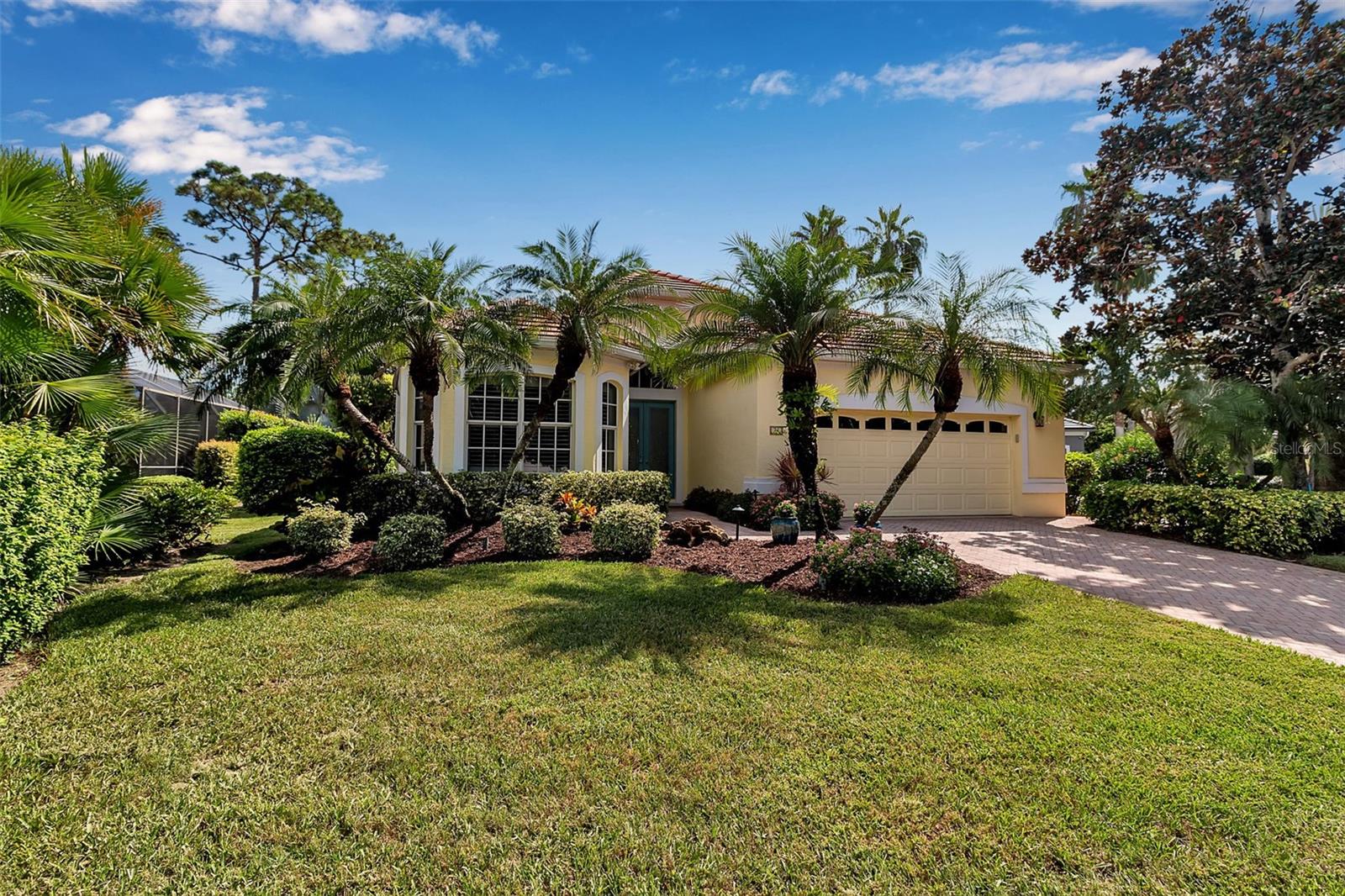 BISHOPSCOURT AT THE OAKS PRESERVE - Residential