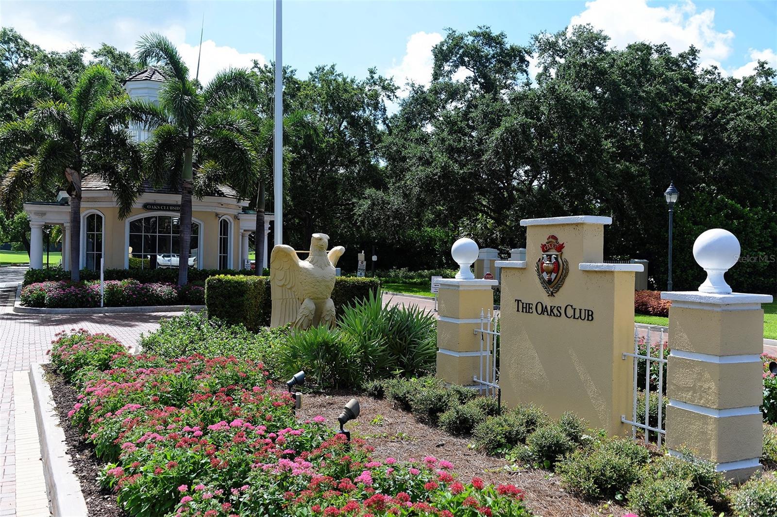 BISHOPSCOURT AT THE OAKS PRESERVE - Residential