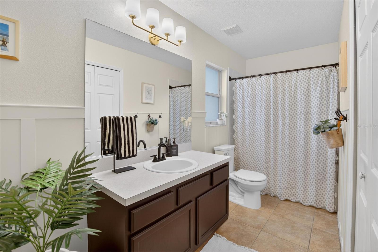BRENTWOOD HILLS TR A UNIT 2 - Residential
