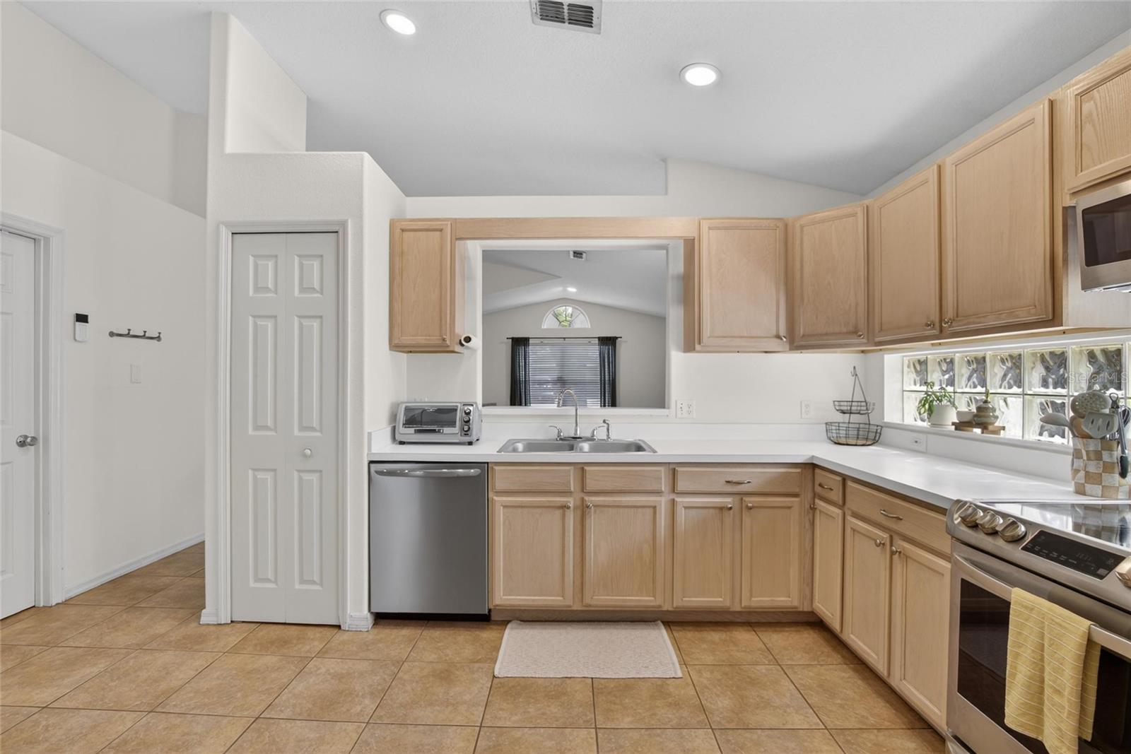 BRENTWOOD HILLS TR A UNIT 2 - Residential