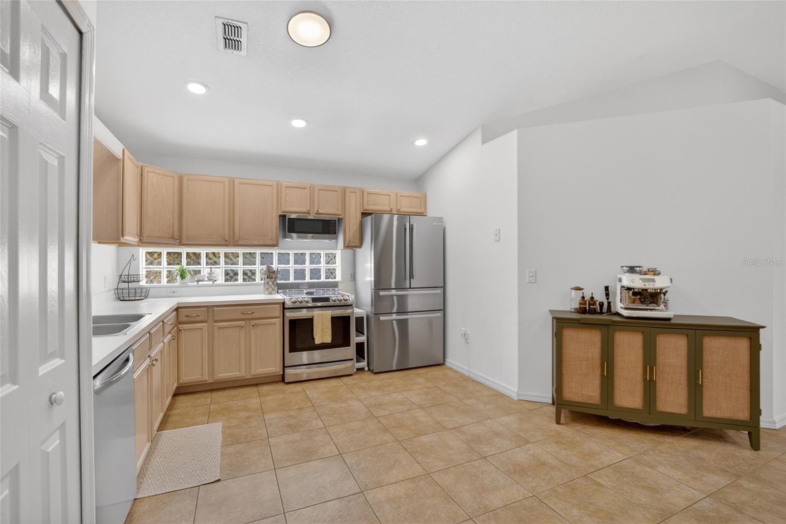 BRENTWOOD HILLS TR A UNIT 2 - Residential