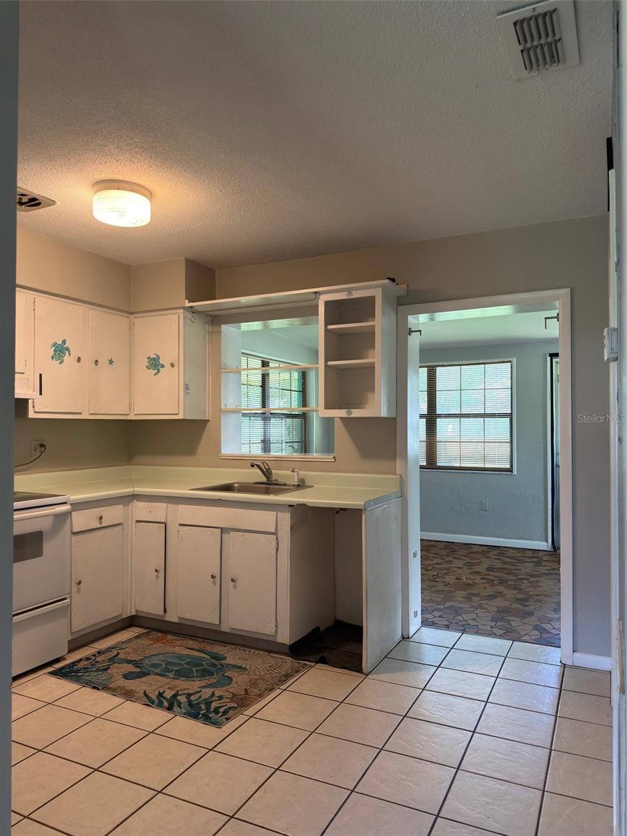 RAINBOW LAKES ESTATE - Residential