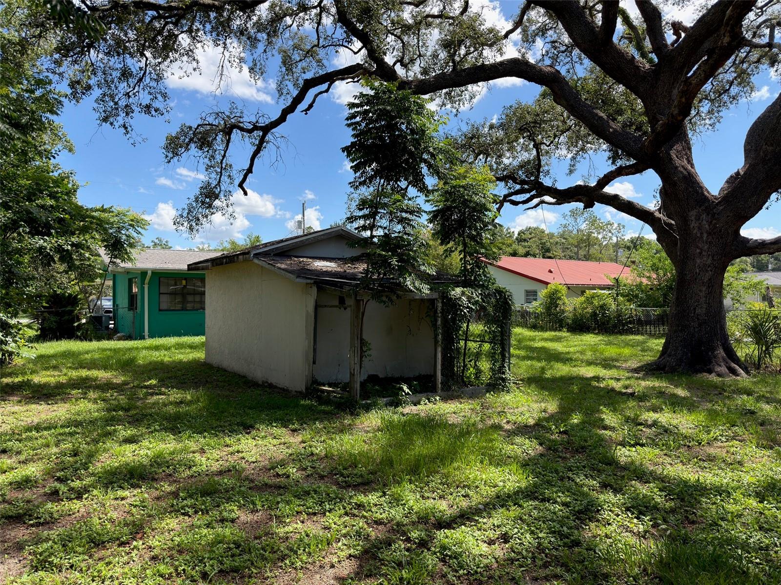RAINBOW LAKES ESTATE - Residential