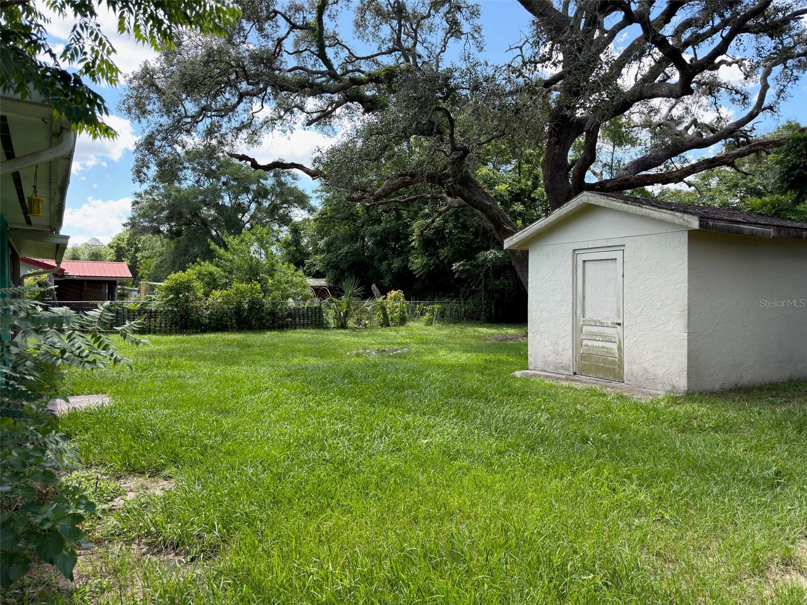 RAINBOW LAKES ESTATE - Residential
