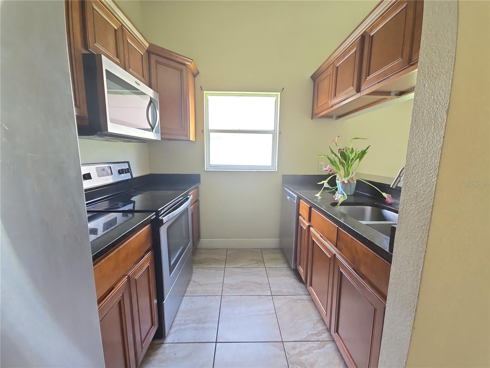 BLACKBERRY  CREEK - Residential Lease