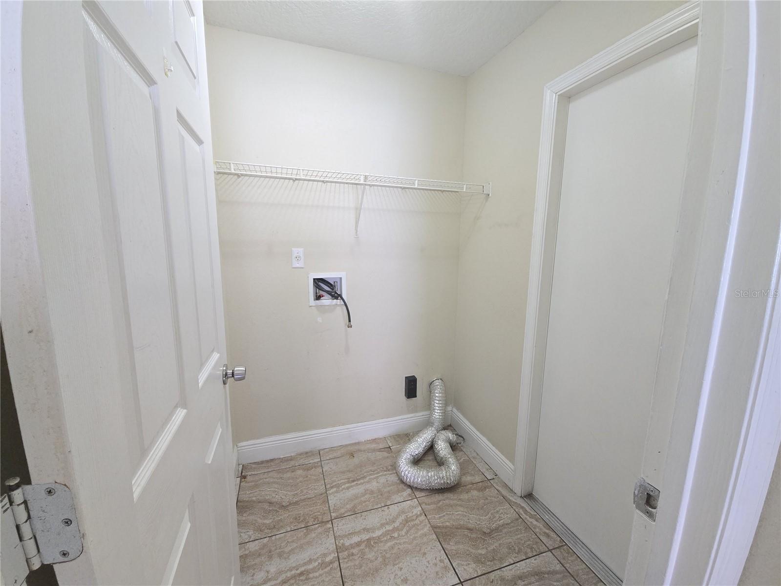 BLACKBERRY  CREEK - Residential Lease