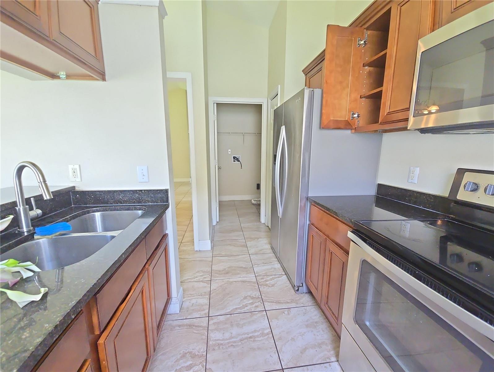 BLACKBERRY  CREEK - Residential Lease