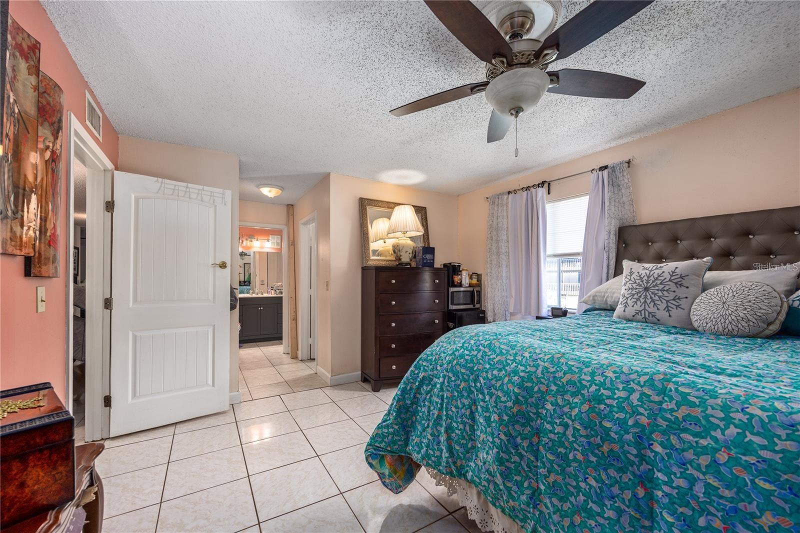 THE OAKS - Residential