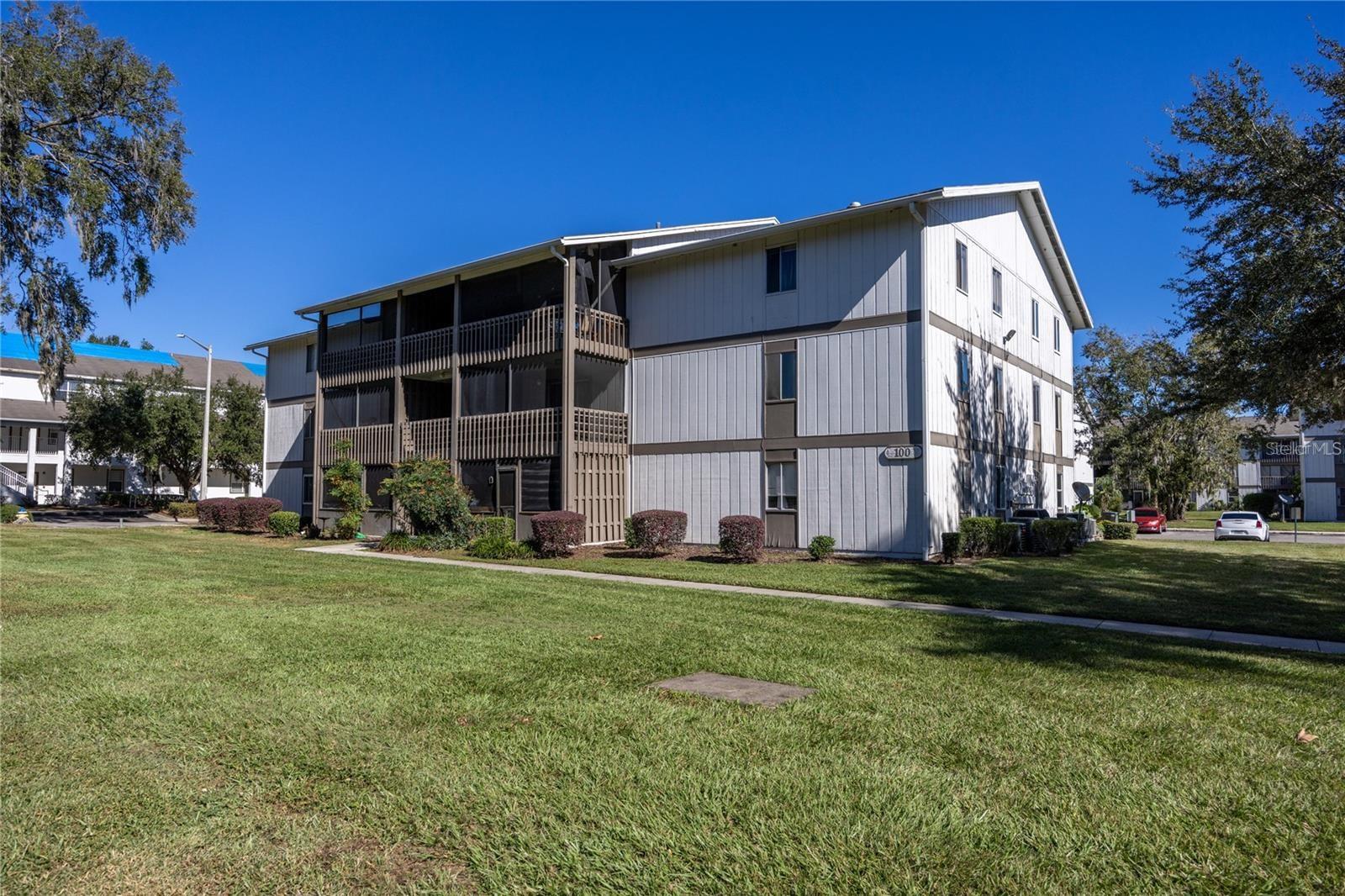 THE OAKS - Residential