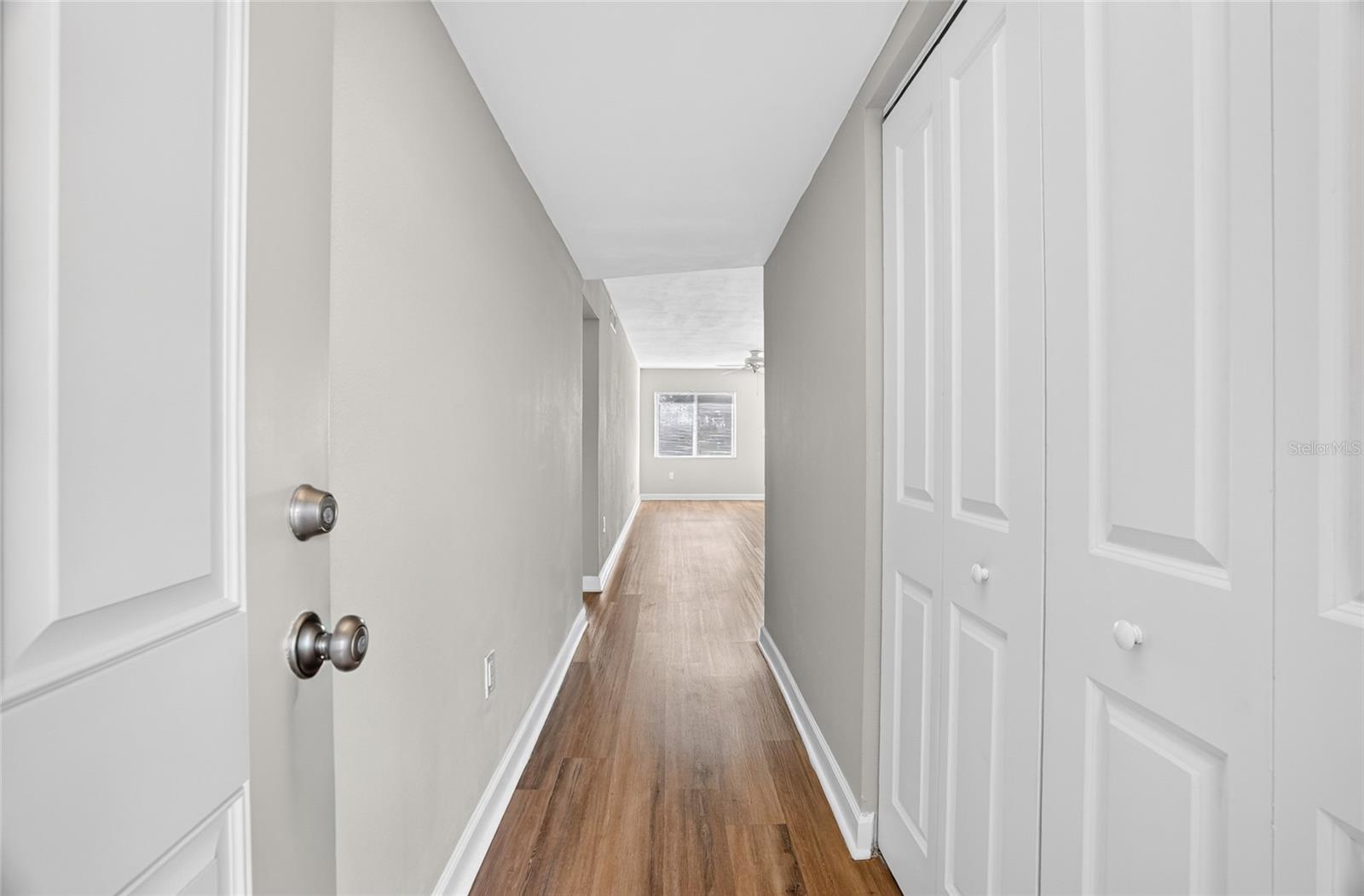 LAKE OVERLOOK APTS - Residential