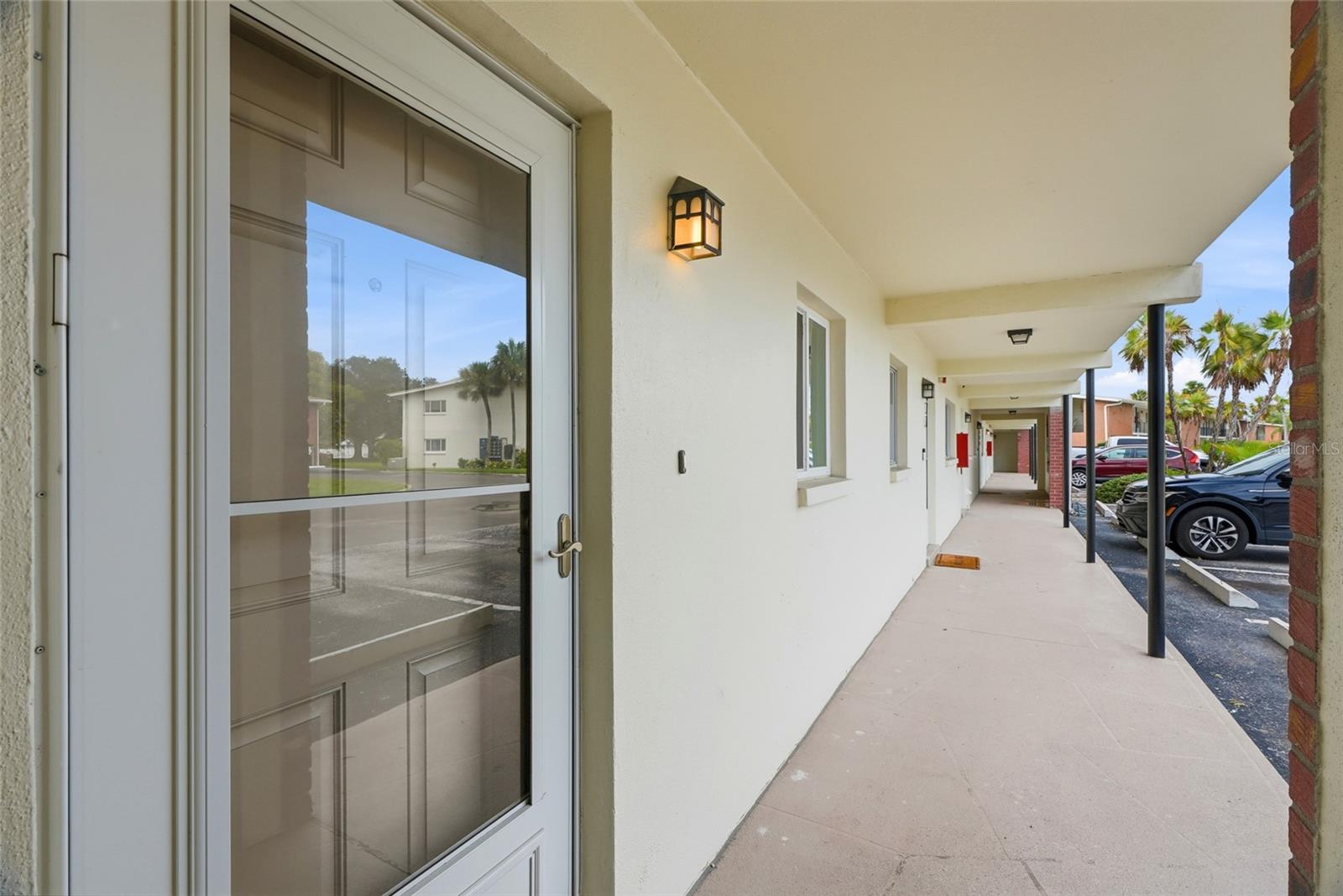LAKE OVERLOOK APTS - Residential