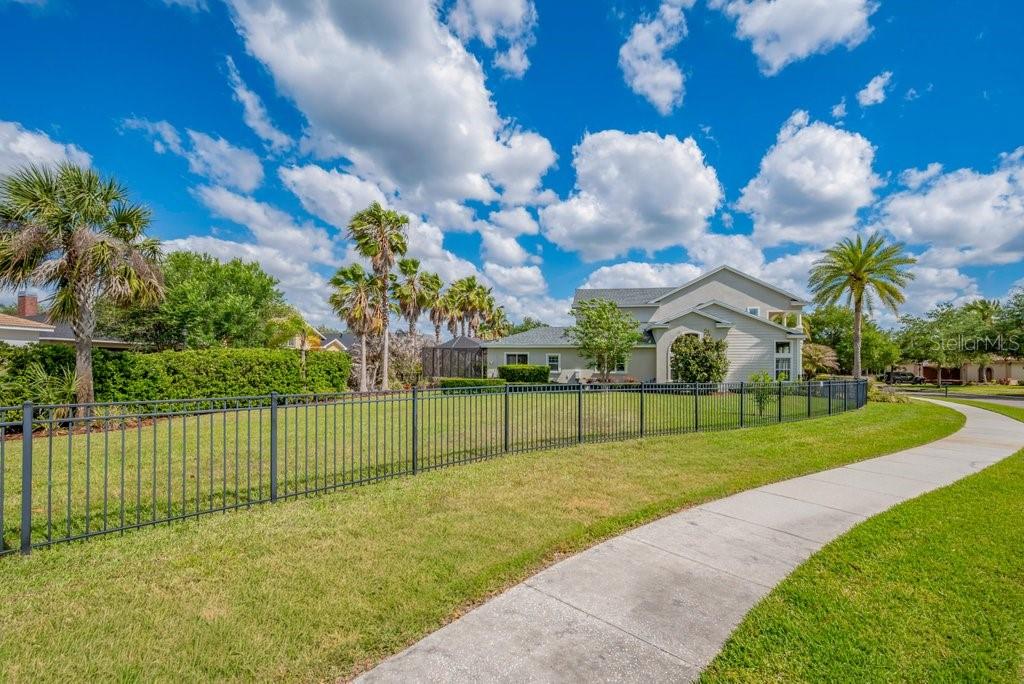 FISHHAWK RANCH / GATED CHAPMAN CROSSING - Residential