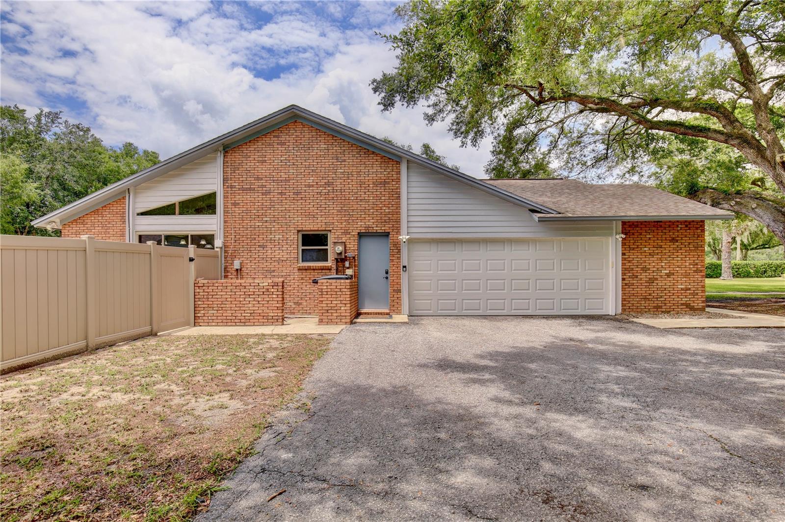 FOXSPUR - Residential