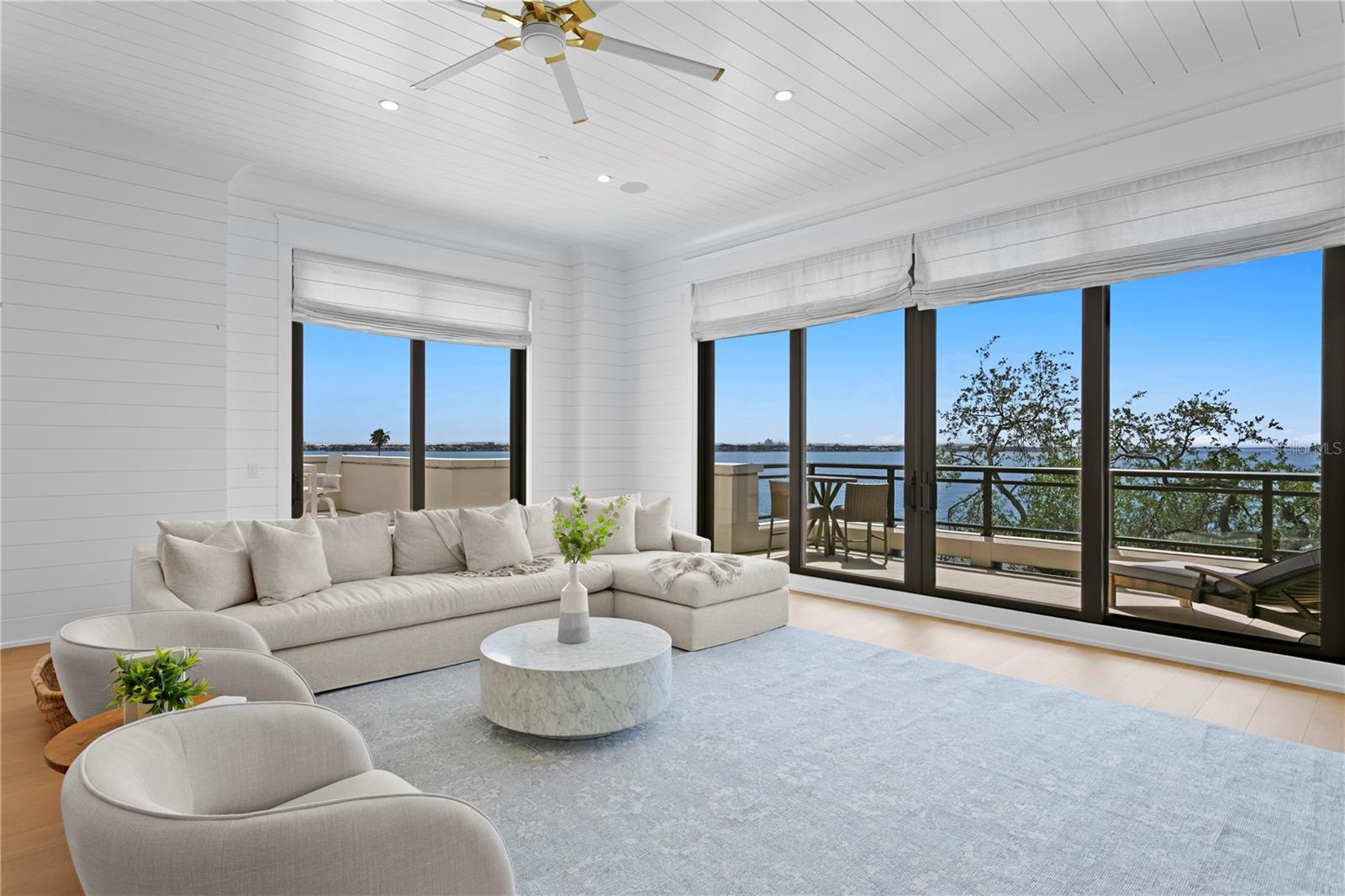 HYDE PARK HOUSE CONDO - Residential