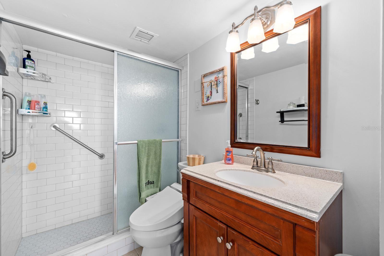 PARADISE ISLAND TOWERS CONDO - Residential