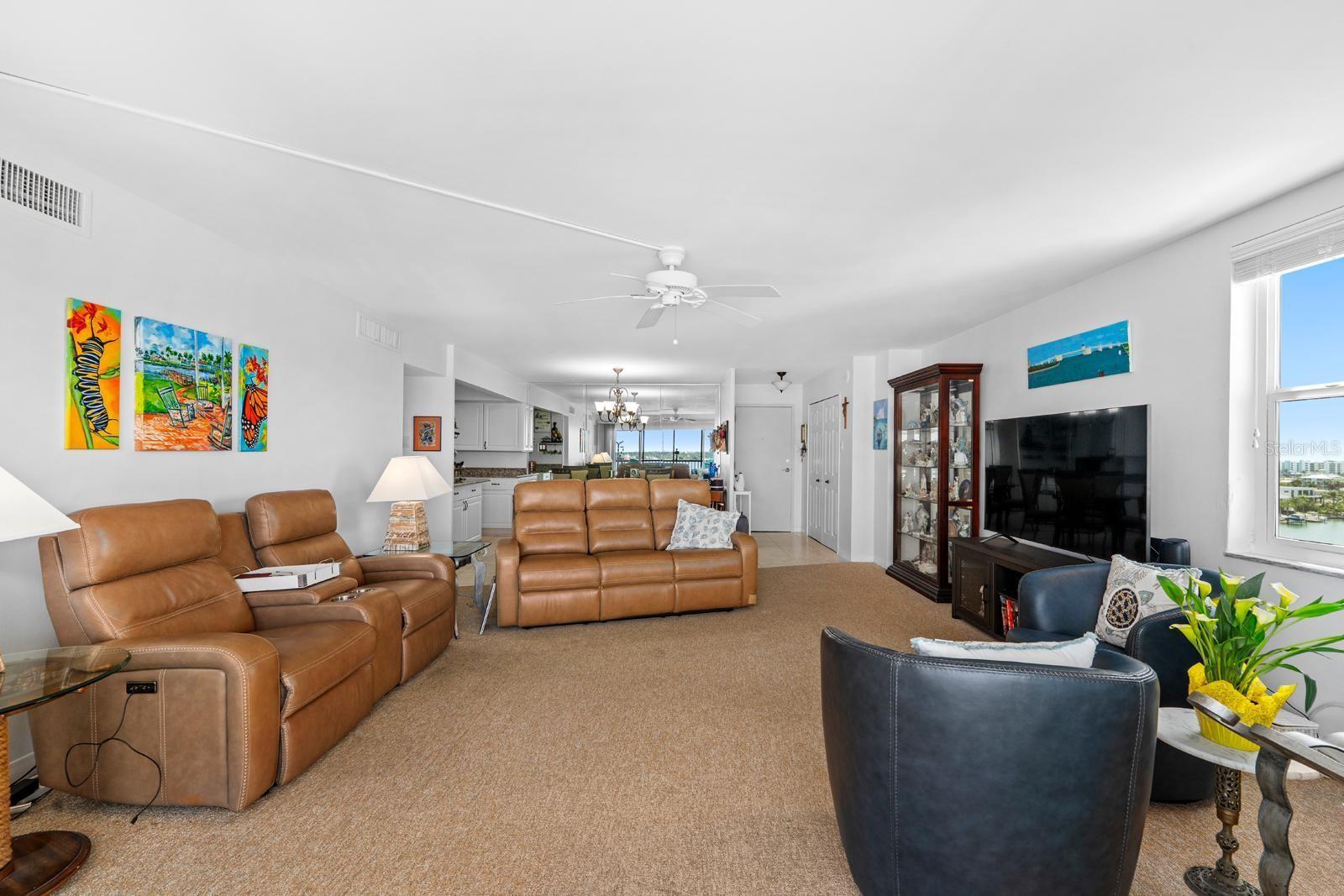 PARADISE ISLAND TOWERS CONDO - Residential