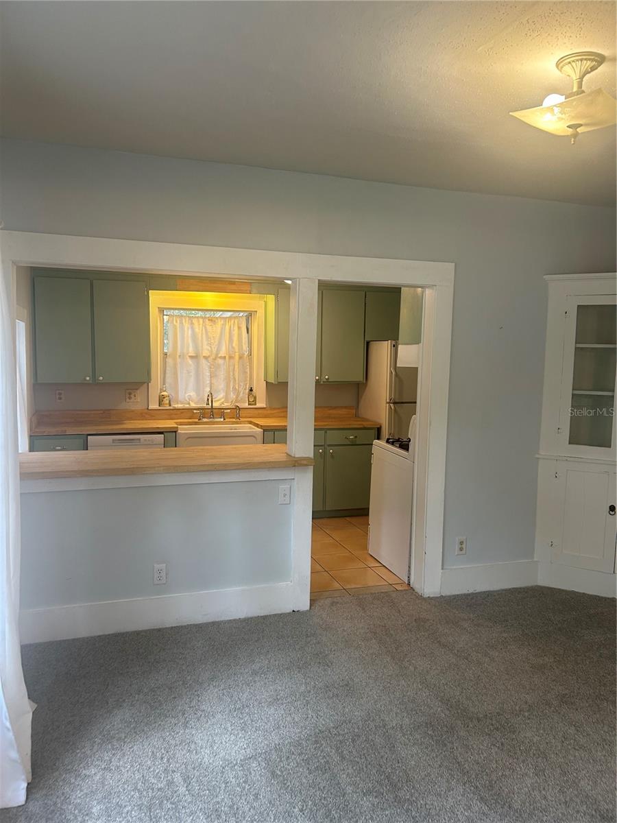 D F GORHAMS SUB - Residential Lease