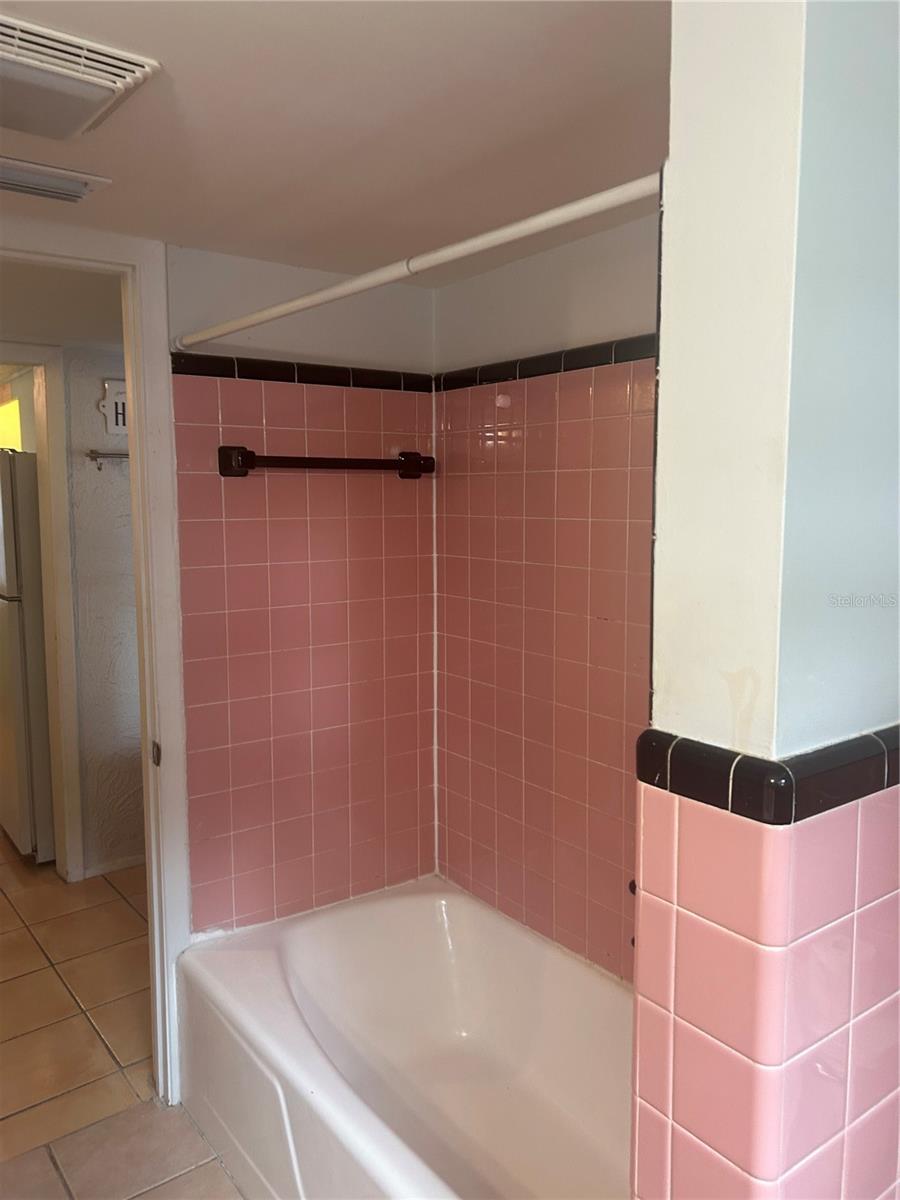 D F GORHAMS SUB - Residential Lease