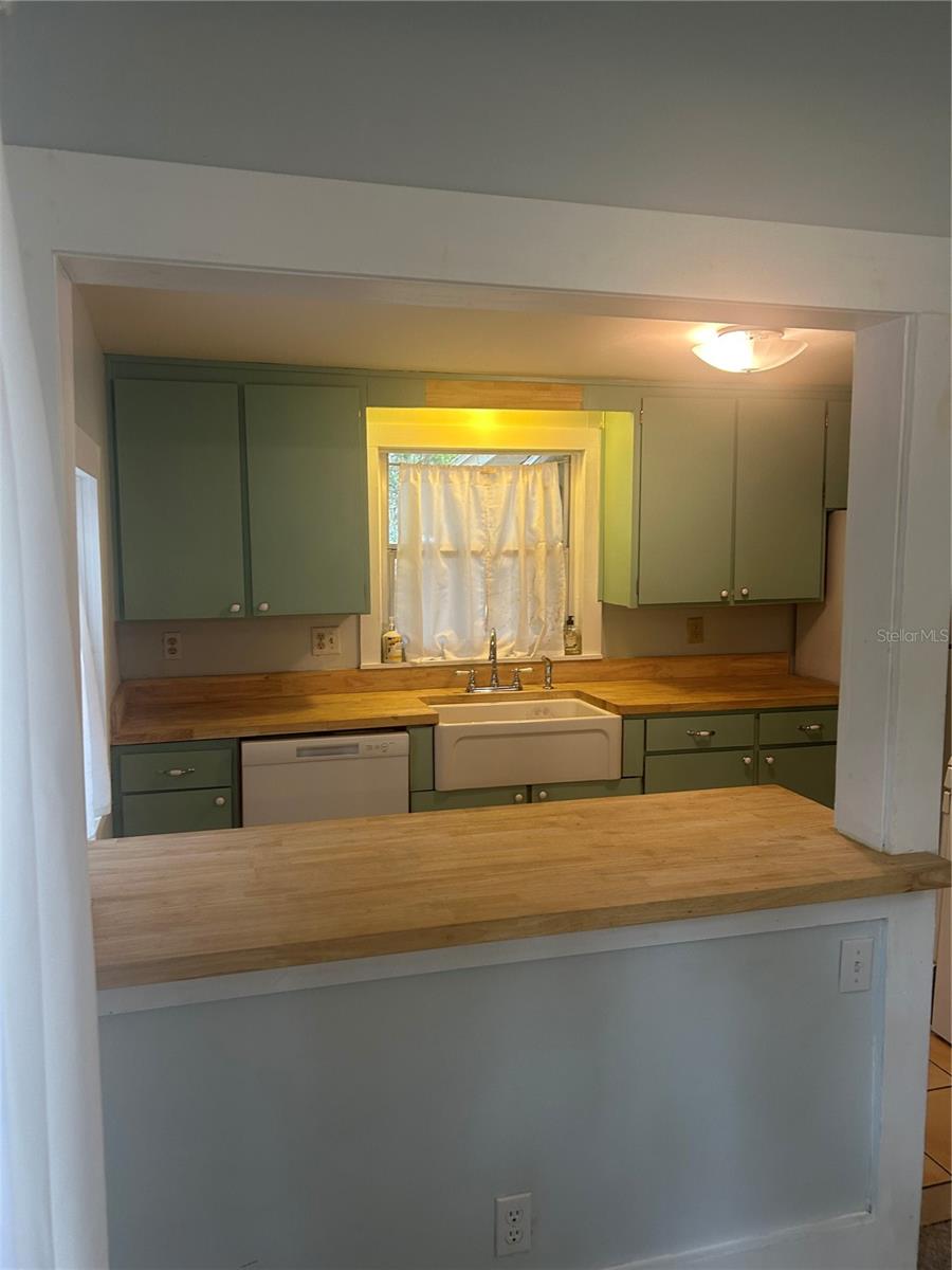 D F GORHAMS SUB - Residential Lease