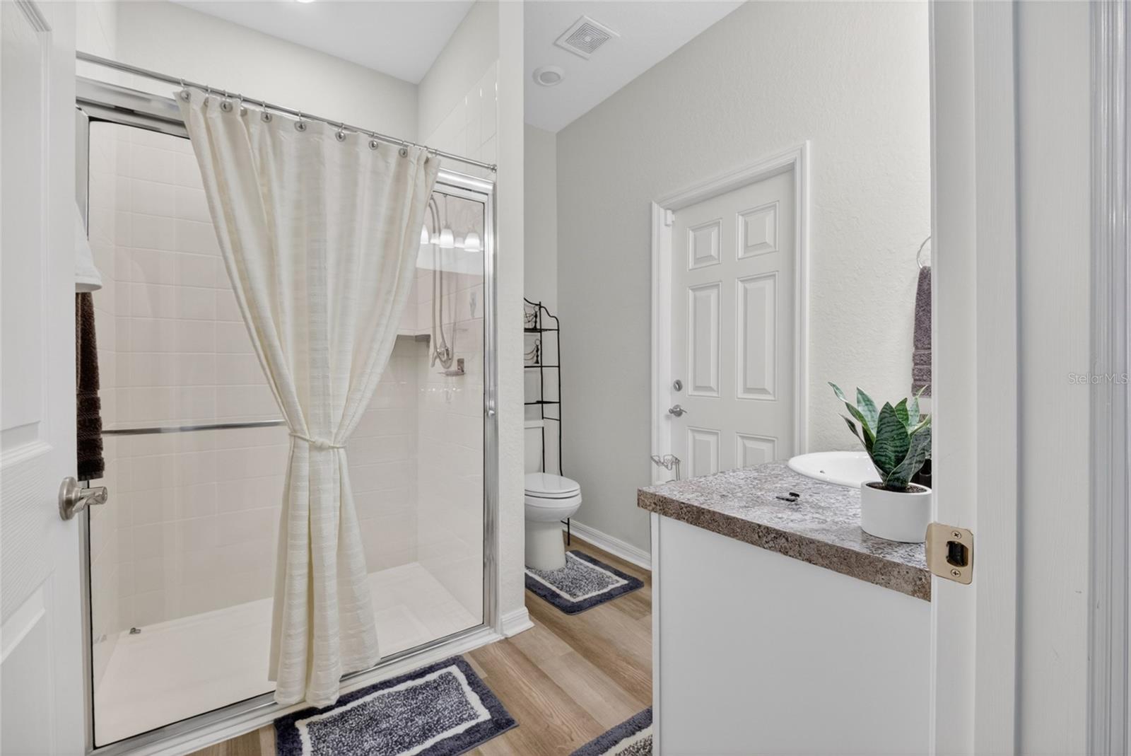 SUMMERCREST - Residential