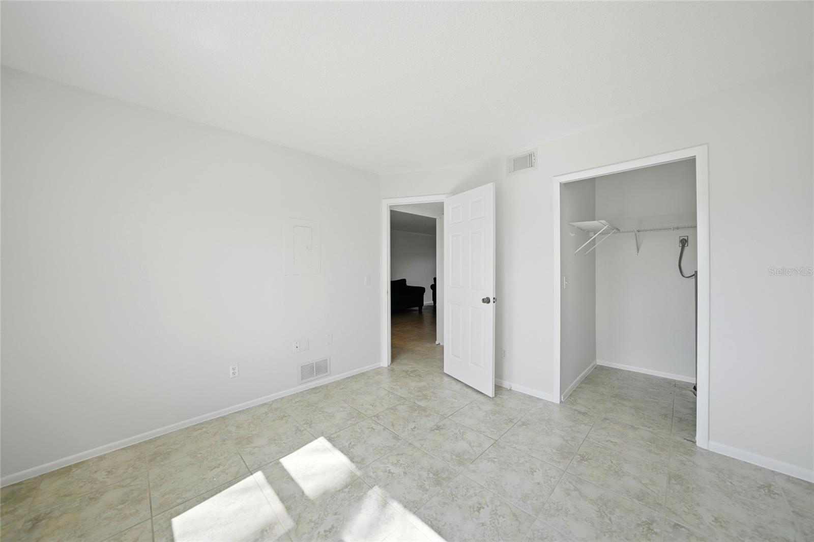VILLA MANOR PH 04 BLDG D - Residential