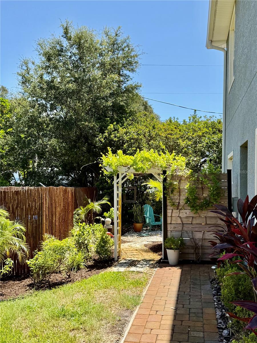 HIGHLAND COMMUNITY VILLAS - Residential